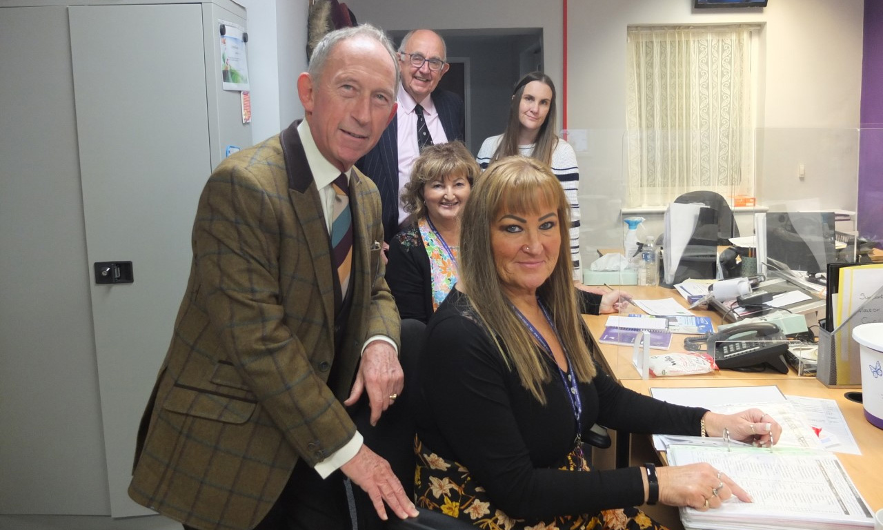 Photo shows Denis Stubley from Yorkshire North and East Ridings Freemasons, holding responsibility for Community Engagement, in the foreground with Richinda Taylor. Behind Richinda are two of their specialist child counsellors, Kim Johnson immediately behind Richinda, then Mike Roberts and next to Mike is Cheryl Trelfa.