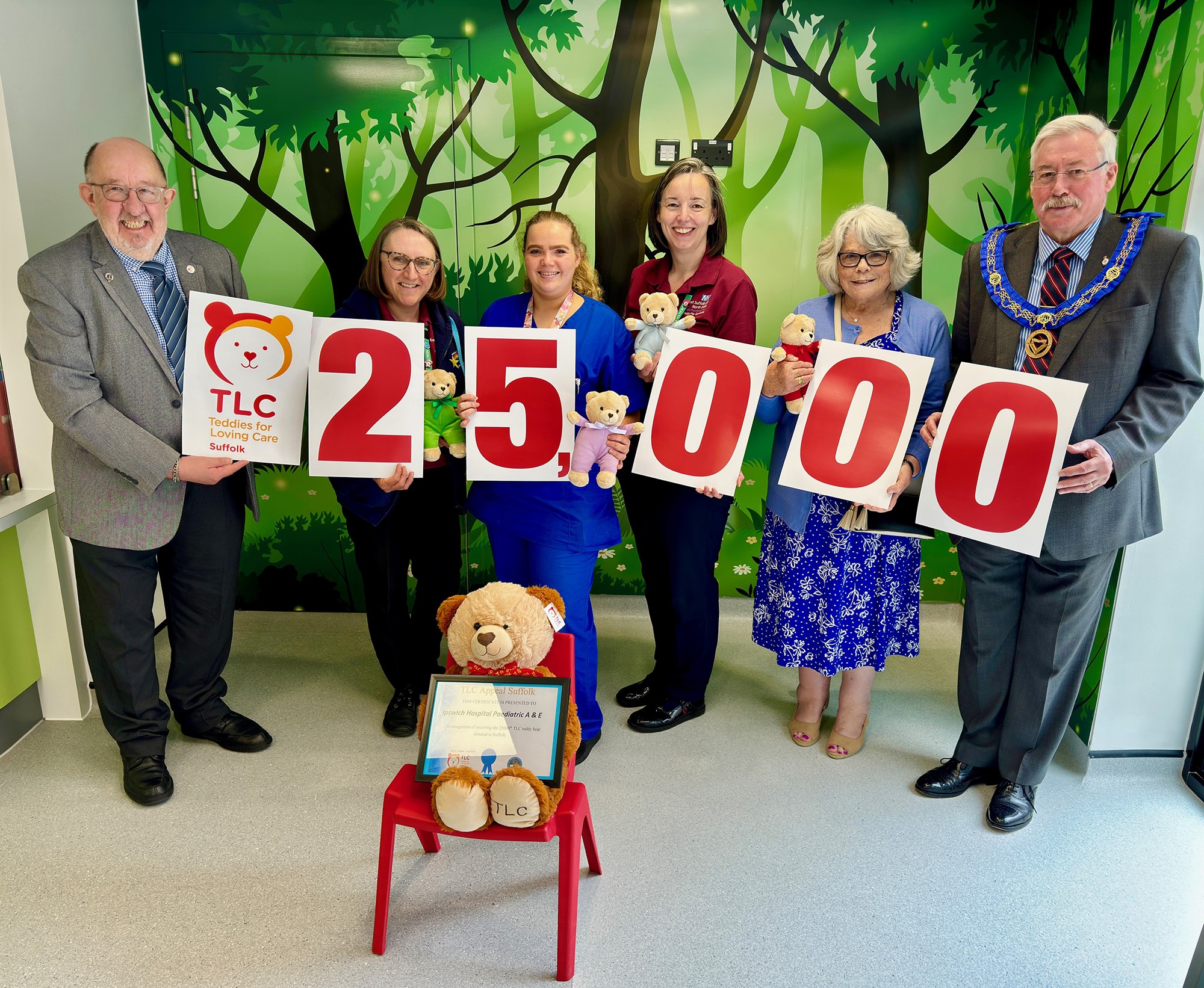 Suffolk Freemasons have presented their 25,000th Teddy Bear to Ipswich Hospital.