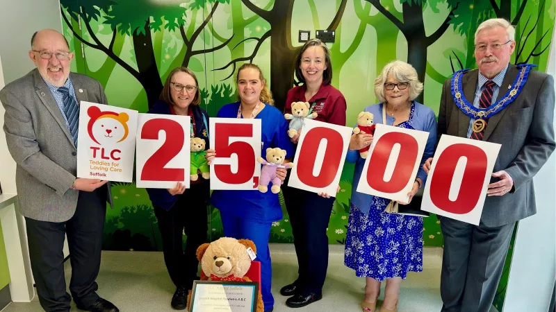 Suffolk Freemasons have presented their 25,000th Teddy Bear to Ipswich Hospital.